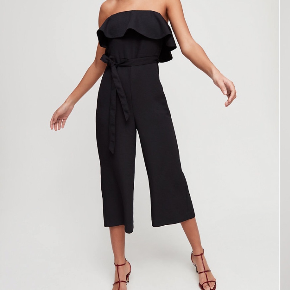 Aritzia - Babaton FLUTTER JUMPSUIT
